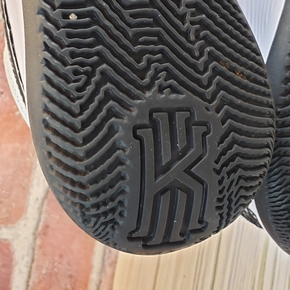 Nike Kyrie Flytrap 6 Air Zoom men's size 7.5 (sa201) - Picture 11 of 15